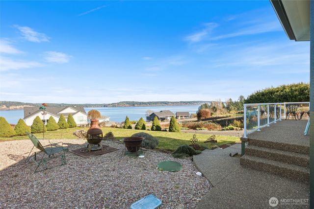 201 E Smith Cove Way, Shelton, WA 98584