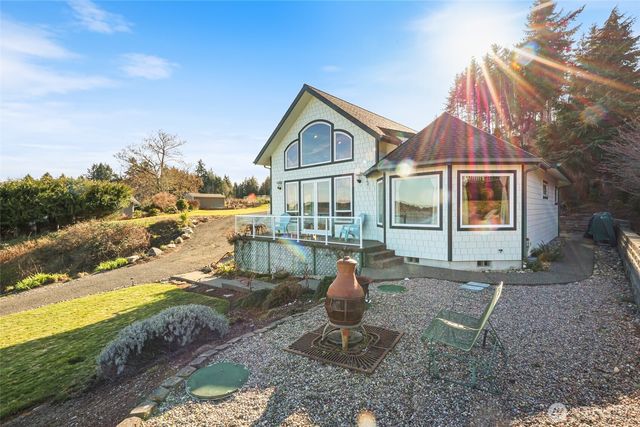 201 E Smith Cove Way, Shelton, WA 98584