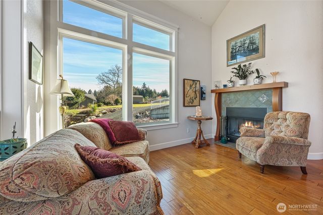 201 E Smith Cove Way, Shelton, WA 98584