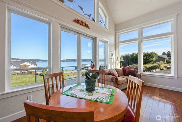 201 E Smith Cove Way, Shelton, WA 98584