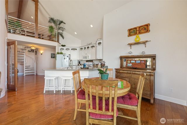 201 E Smith Cove Way, Shelton, WA 98584