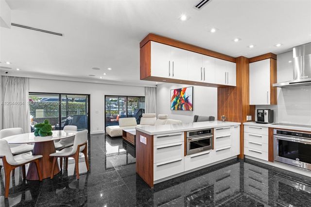 21145 Helmsman Dr N11, Aventura, FL 33180