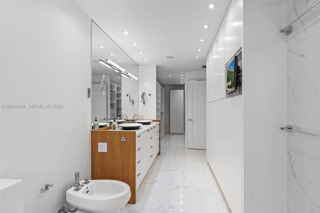 21145 Helmsman Dr N11, Aventura, FL 33180