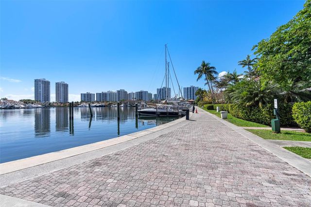 21145 Helmsman Dr N11, Aventura, FL 33180