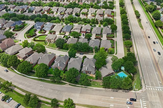 9004 Regal Oaks Drive, Mckinney, TX 75072