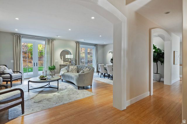 302 SUMMERMEADOW CIR, Bountiful, UT 84010