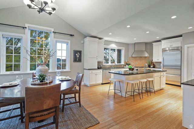 302 SUMMERMEADOW CIR, Bountiful, UT 84010