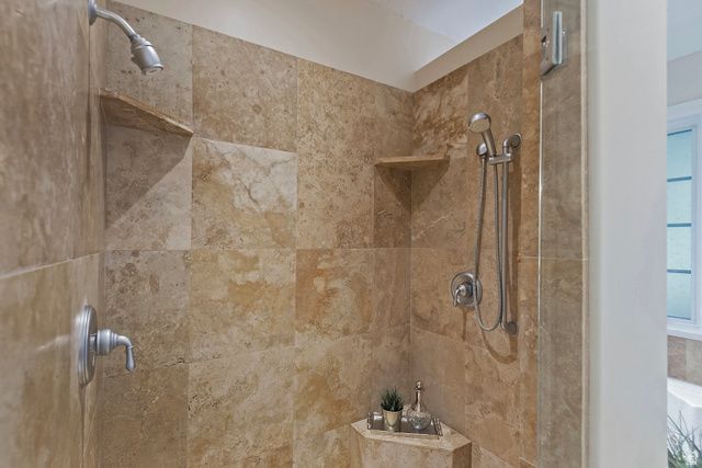 302 SUMMERMEADOW CIR, Bountiful, UT 84010