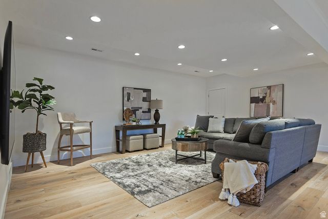 302 SUMMERMEADOW CIR, Bountiful, UT 84010