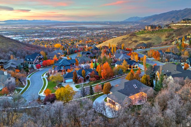 302 SUMMERMEADOW CIR, Bountiful, UT 84010