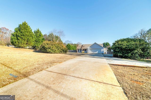 524 Leguin Mill Road, Locust Grove, GA 30248
