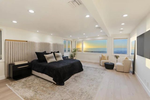 2016 Ocean Front, Del Mar, CA 92014