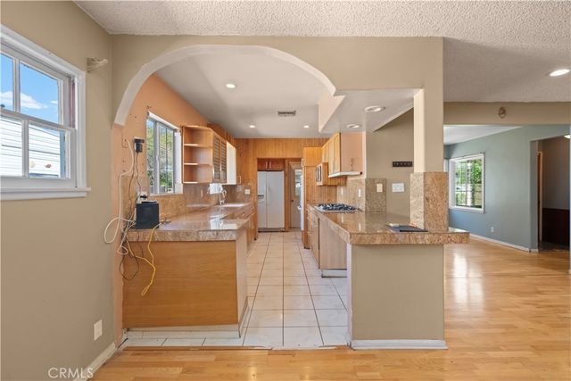 10561 Marklein, San Fernando, CA 91345