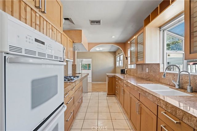 10561 Marklein, San Fernando, CA 91345