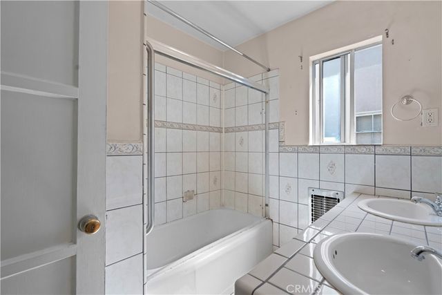 10561 Marklein, San Fernando, CA 91345