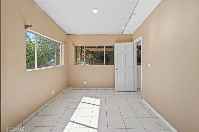 10561 Marklein, San Fernando, CA 91345
