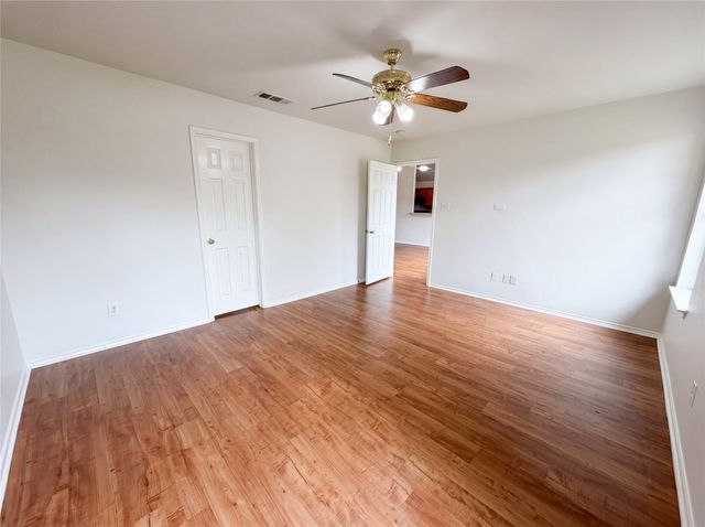 5432 Nuthatch Street, Dallas, TX 75236