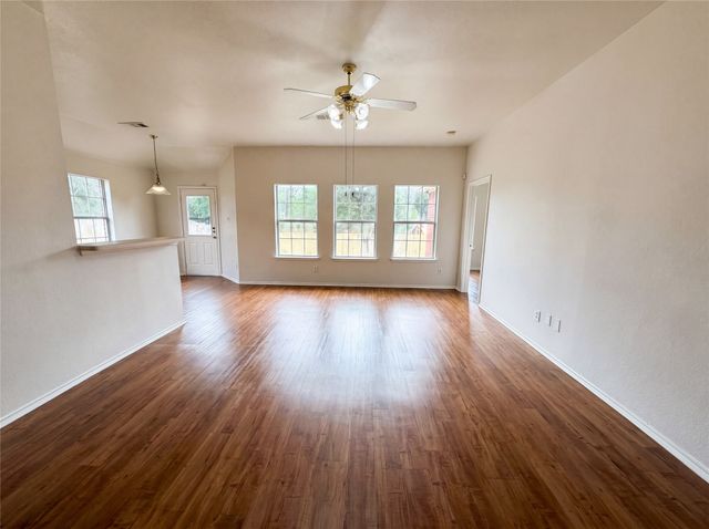 5432 Nuthatch Street, Dallas, TX 75236