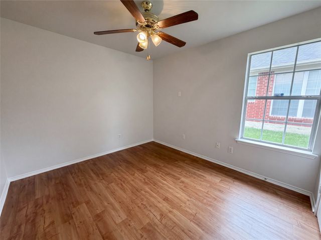 5432 Nuthatch Street, Dallas, TX 75236
