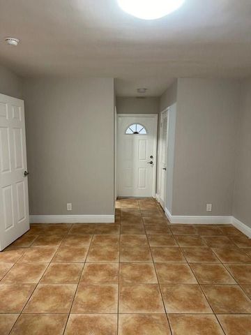 1440 MIAMI Road 9, Fort Lauderdale, FL 33316