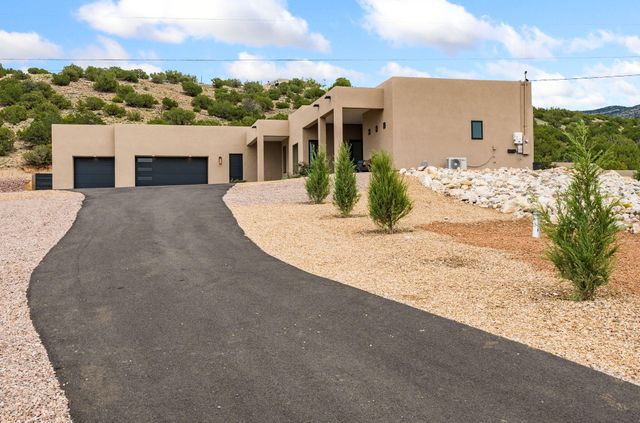 10 Rainbow Valley Road, Placitas, NM 87043