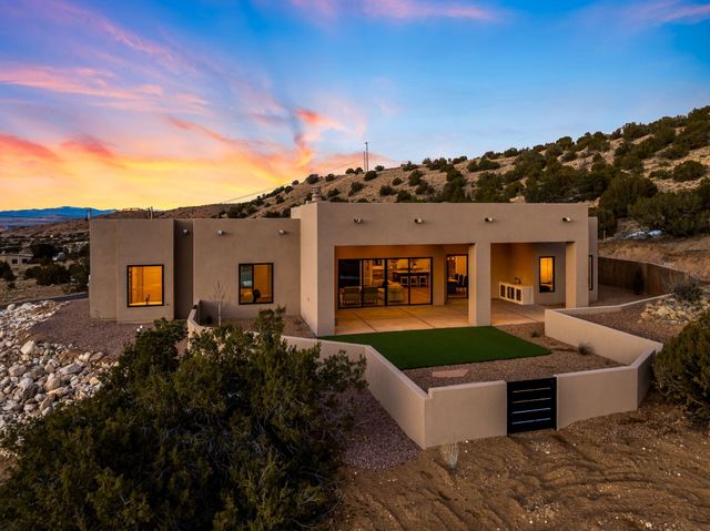 10 Rainbow Valley Road, Placitas, NM 87043