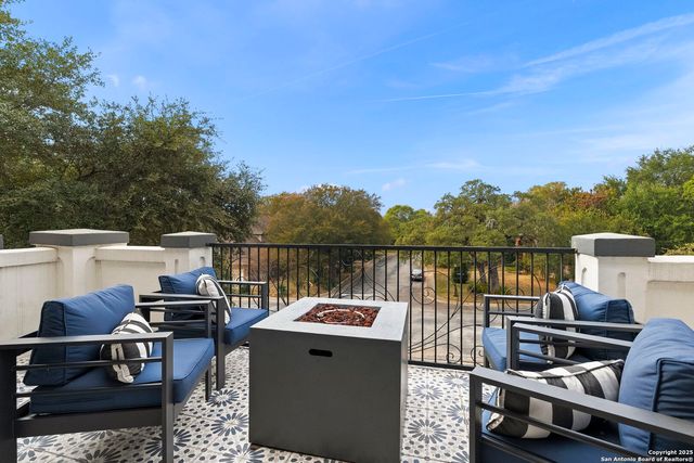 12 Inwood Bluff, San Antonio, TX 78248