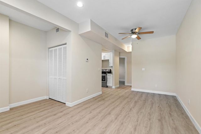 627 Bunker Road, West Palm Beach, FL 33405