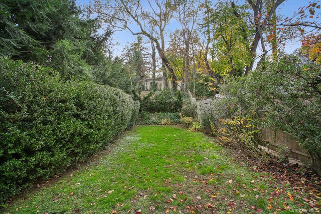74 Davis Street, Locust Valley, NY 11560