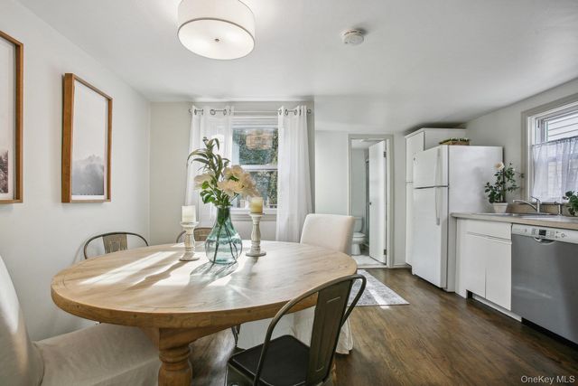 74 Davis Street, Locust Valley, NY 11560