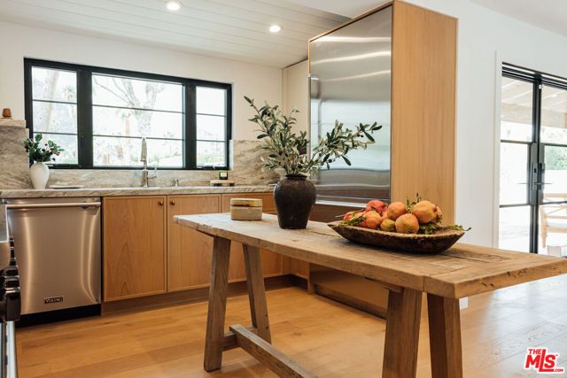 1560 S Calle Palo Fierro, Palm Springs, CA 92264