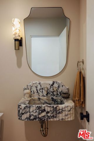 1560 S Calle Palo Fierro, Palm Springs, CA 92264