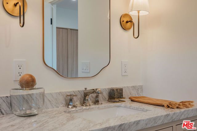 1560 S Calle Palo Fierro, Palm Springs, CA 92264