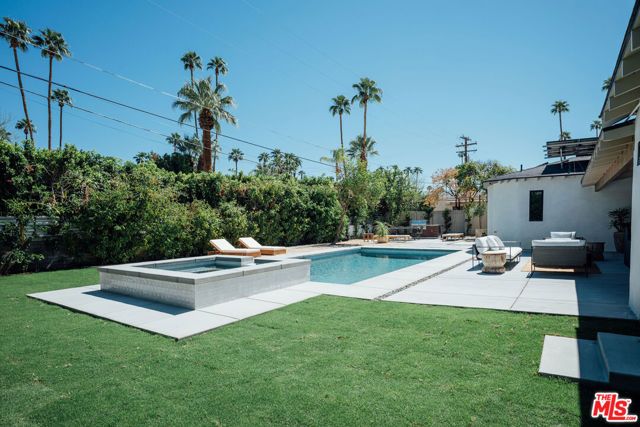 1560 S Calle Palo Fierro, Palm Springs, CA 92264