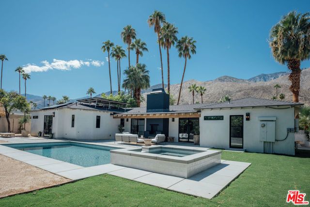 1560 S Calle Palo Fierro, Palm Springs, CA 92264
