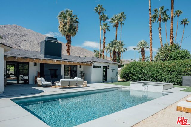 1560 S Calle Palo Fierro, Palm Springs, CA 92264