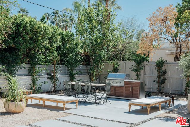 1560 S Calle Palo Fierro, Palm Springs, CA 92264