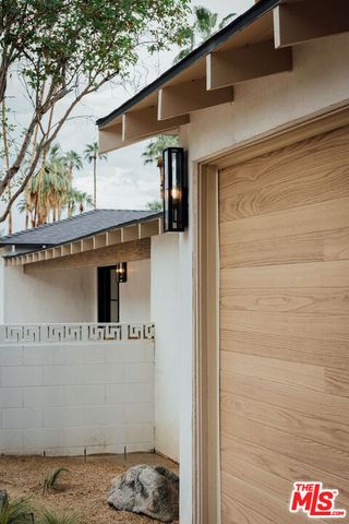 1560 S Calle Palo Fierro, Palm Springs, CA 92264