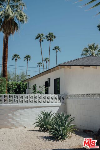 1560 S Calle Palo Fierro, Palm Springs, CA 92264