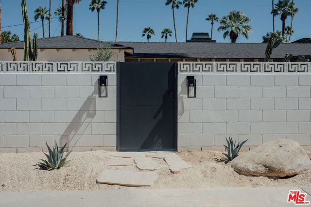 1560 S Calle Palo Fierro, Palm Springs, CA 92264