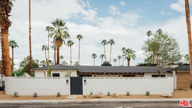 1560 S Calle Palo Fierro, Palm Springs, CA 92264