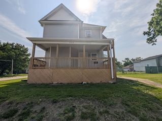 294 N Greenwood Avenue, Kankakee, IL 60901