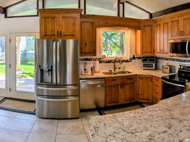 10585 N 6400 W, Highland, UT 84003