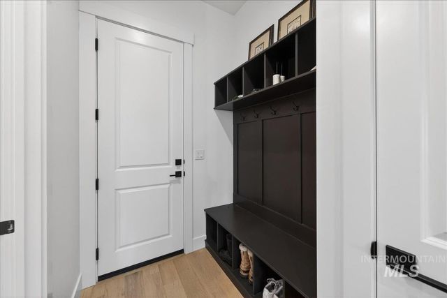 1911 N Willowick Ave, Eagle, ID 83616