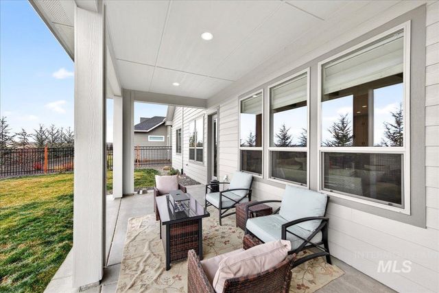 1911 N Willowick Ave, Eagle, ID 83616