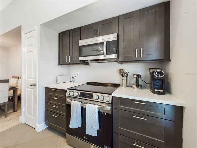 5521 ROSEHILL ROAD 203, Sarasota, FL 34233