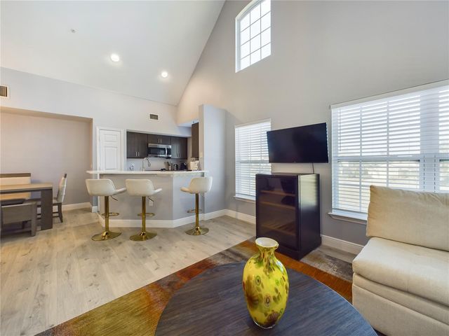 5521 ROSEHILL ROAD 203, Sarasota, FL 34233