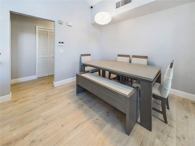 5521 ROSEHILL ROAD 203, Sarasota, FL 34233