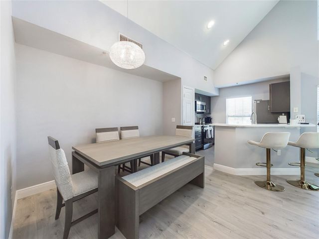 5521 ROSEHILL ROAD 203, Sarasota, FL 34233