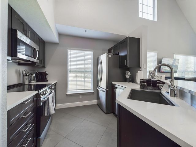 5521 ROSEHILL ROAD 203, Sarasota, FL 34233